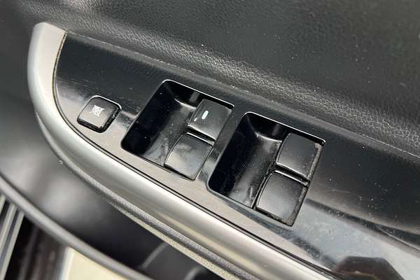 2019 Mitsubishi Triton GLS Premium MR 4X4 thumb-10