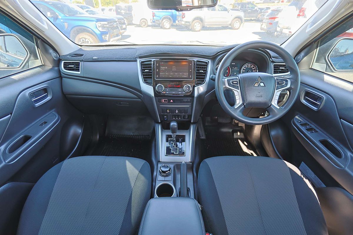 2020 Mitsubishi Triton GLX MR 4X4