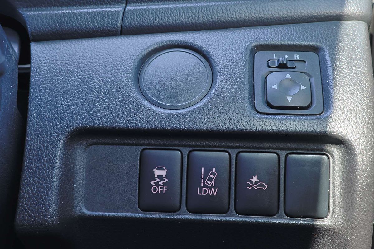 2020 Mitsubishi Triton GLX MR 4X4