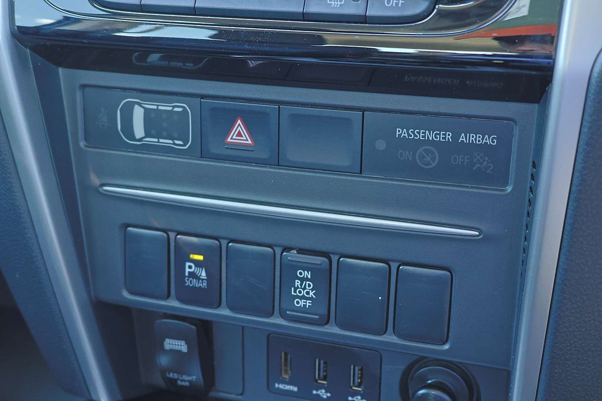 2020 Mitsubishi Triton GLX MR 4X4