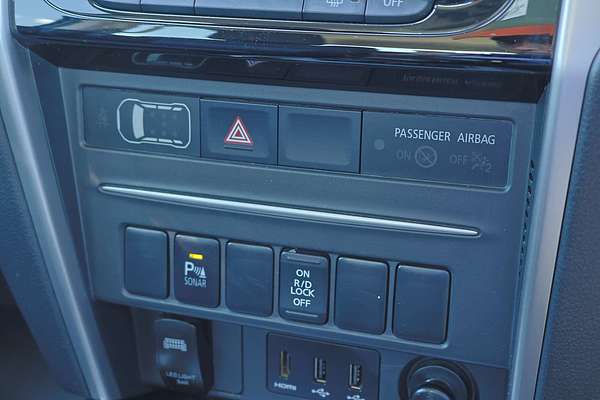 2020 Mitsubishi Triton GLX MR 4X4