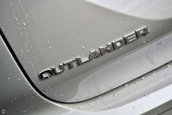 2025 Mitsubishi Outlander Exceed Tourer ZM