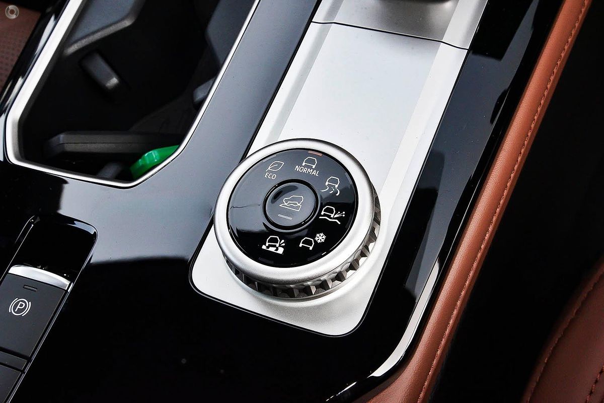 2025 Mitsubishi Outlander Exceed Tourer ZM