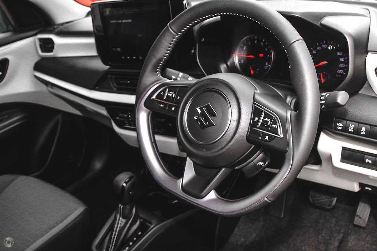 2025 Suzuki Swift Hybrid Plus UZ