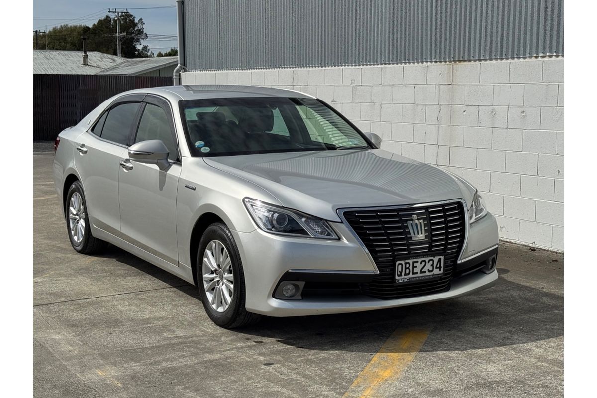 2013 Toyota Crown HYBRID