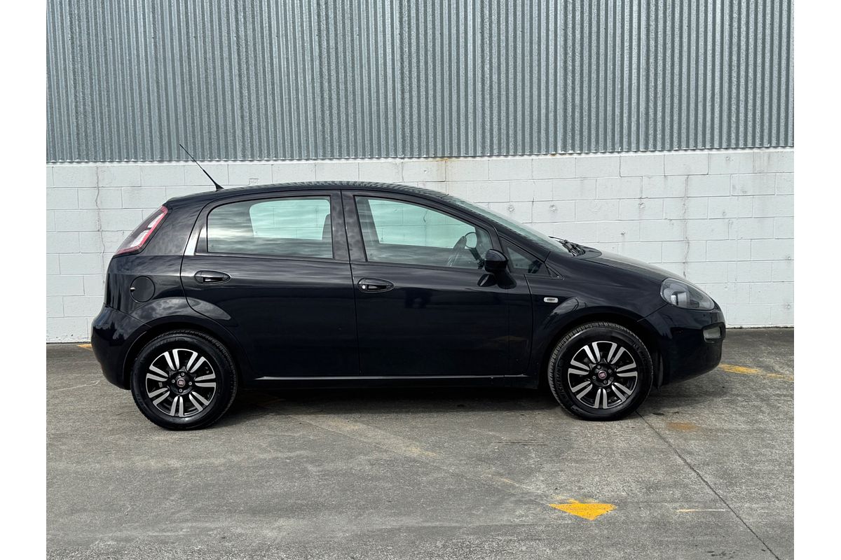 2015 Fiat Punto EASY 1.4P/5AM/HA/5DR
