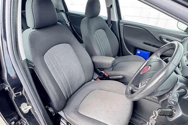 2015 Fiat Punto EASY 1.4P/5AM/HA/5DR