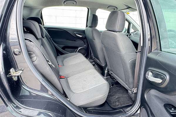 2015 Fiat Punto EASY 1.4P/5AM/HA/5DR