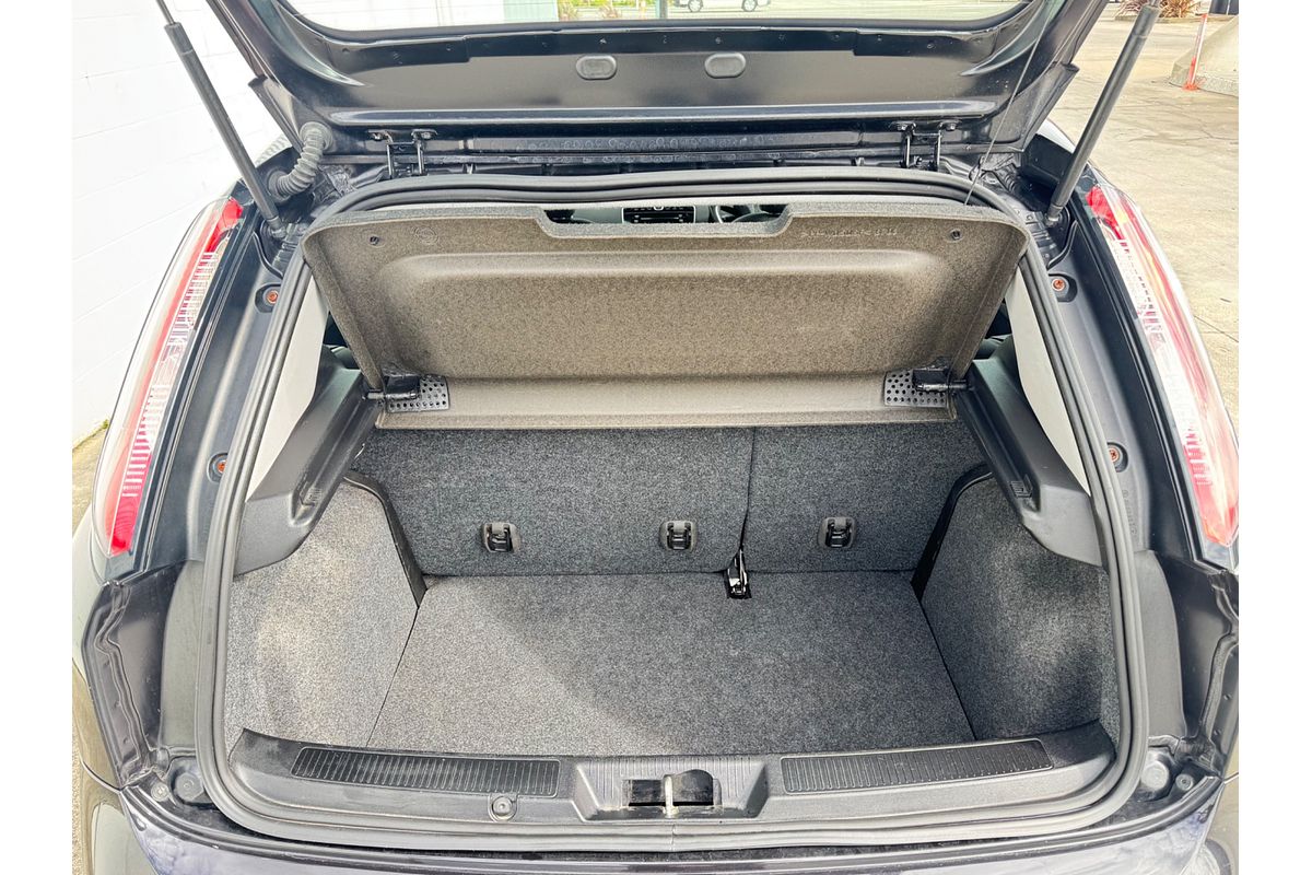 2015 Fiat Punto EASY 1.4P/5AM/HA/5DR