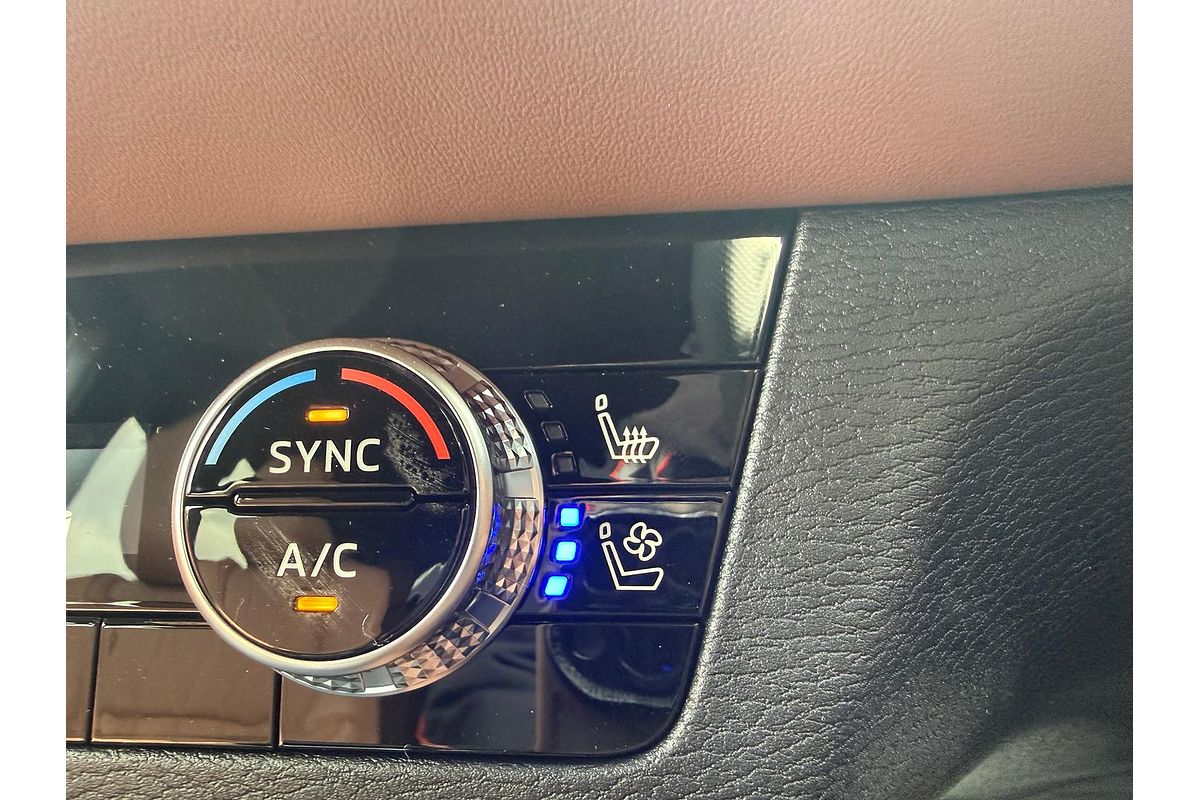 2025 Mitsubishi Outlander Exceed Tourer ZM