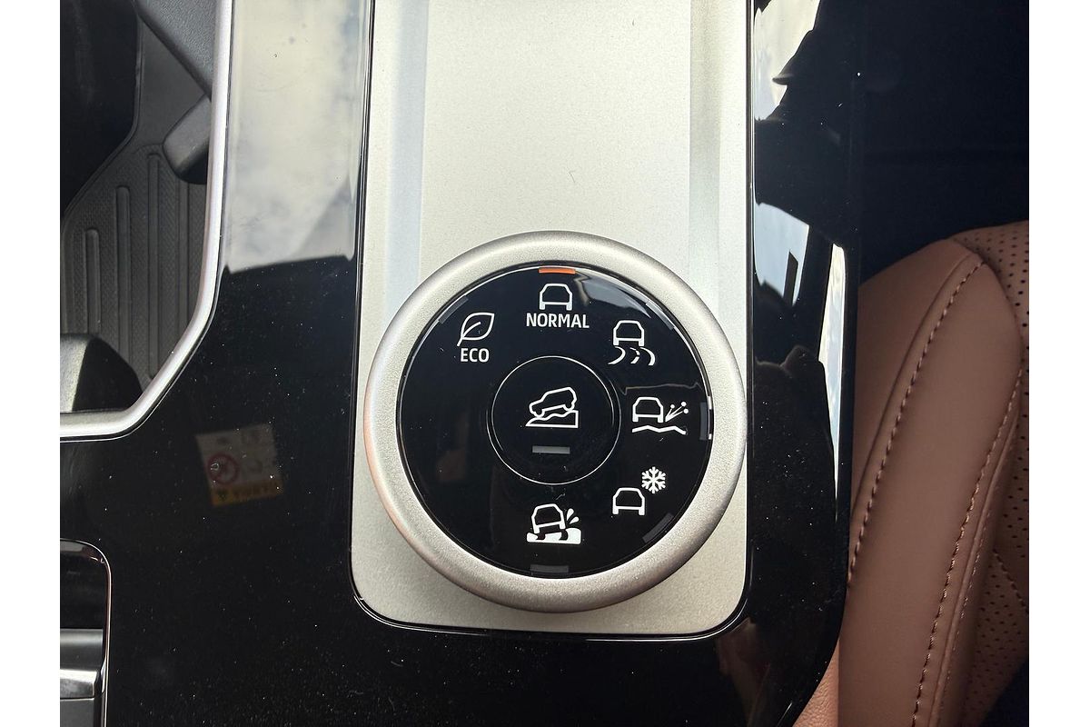 2025 Mitsubishi Outlander Exceed Tourer ZM