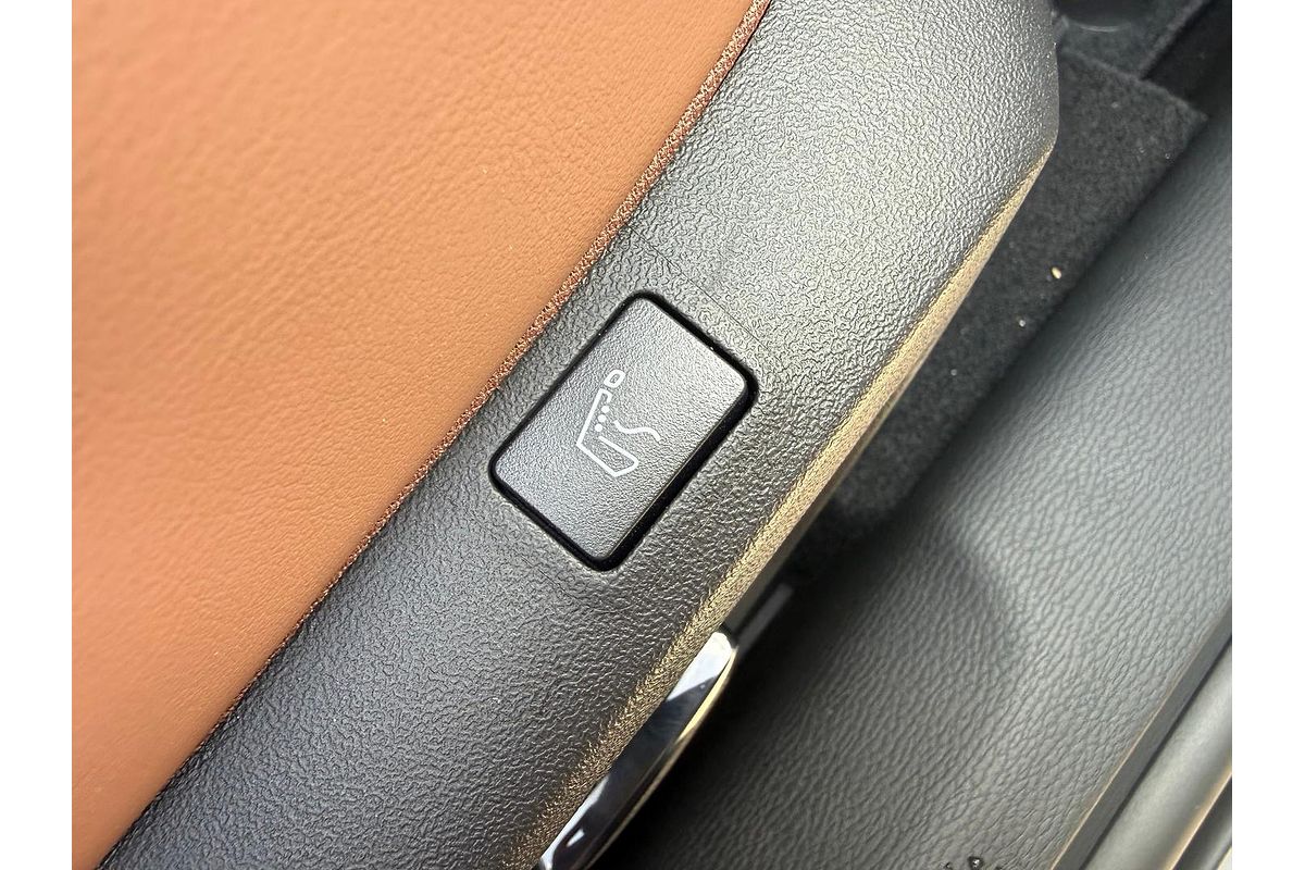 2025 Mitsubishi Outlander Exceed Tourer ZM