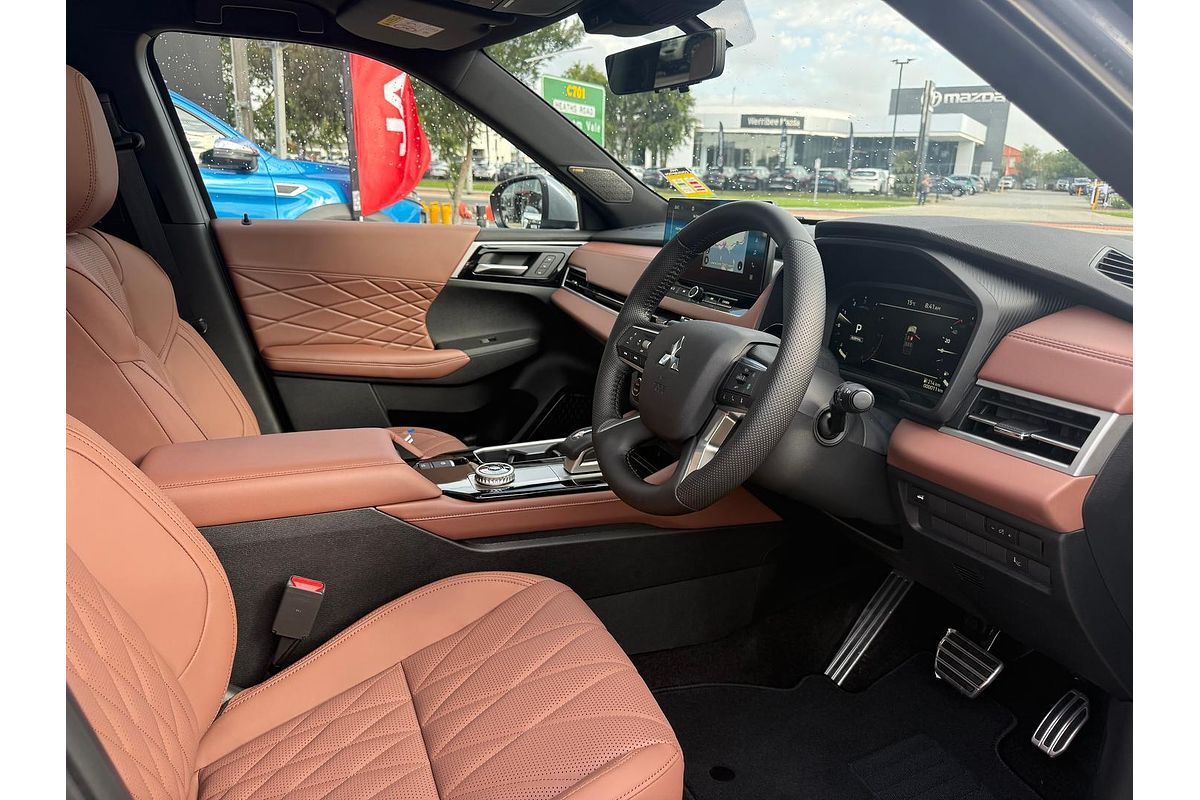 2025 Mitsubishi Outlander Exceed Tourer ZM