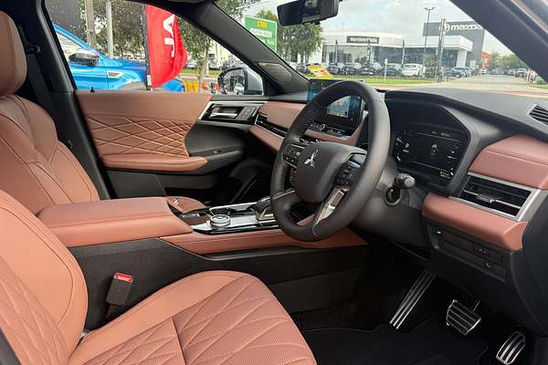 2025 Mitsubishi Outlander Exceed Tourer ZM