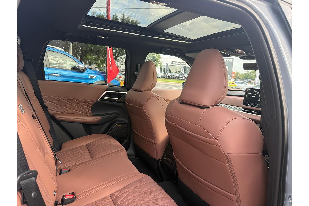 2025 Mitsubishi Outlander Exceed Tourer ZM