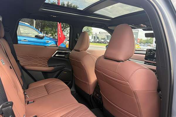 2025 Mitsubishi Outlander Exceed Tourer ZM