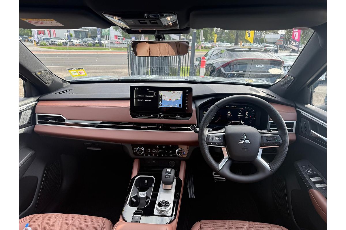 2025 Mitsubishi Outlander Exceed Tourer ZM