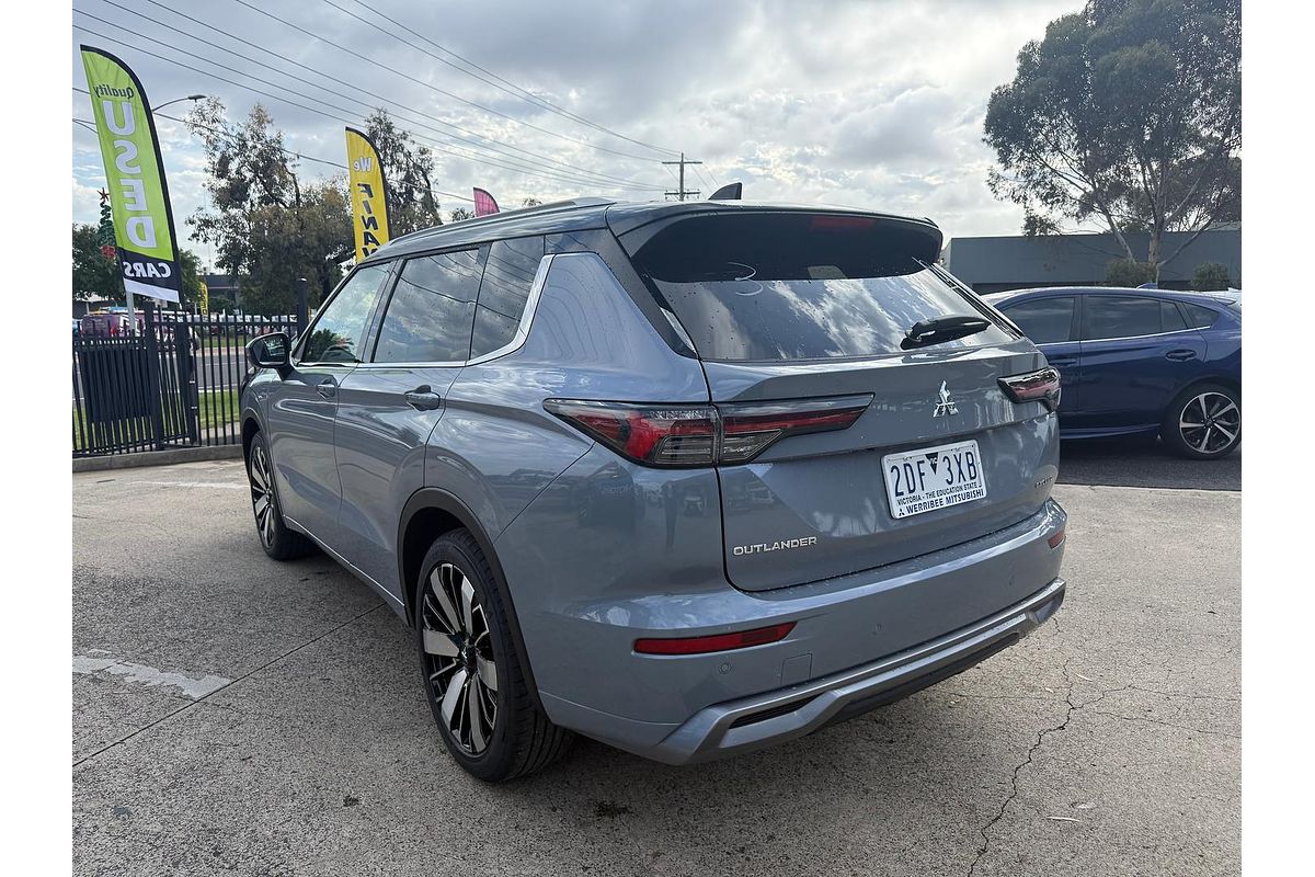 2025 Mitsubishi Outlander Exceed Tourer ZM