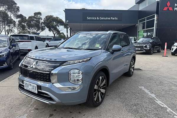 2025 Mitsubishi Outlander Exceed Tourer ZM