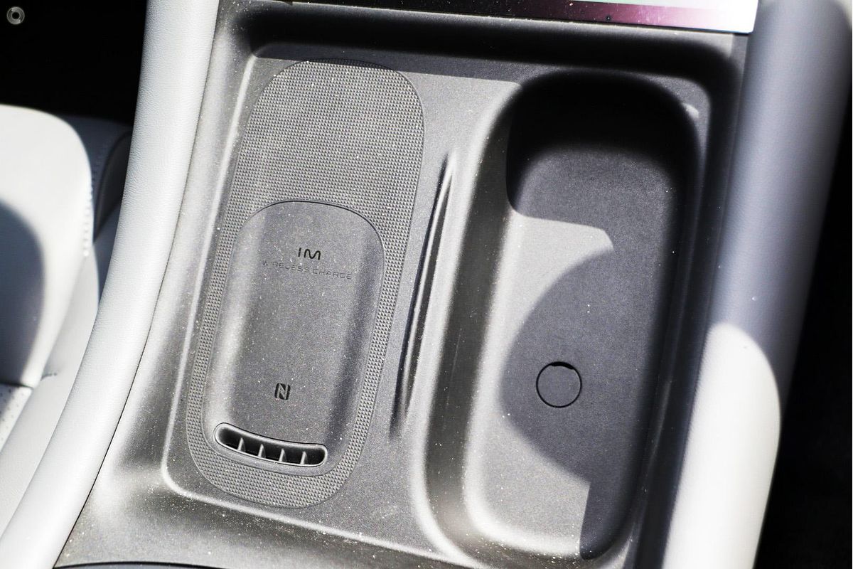 2025 MG IM5 Premium P12L