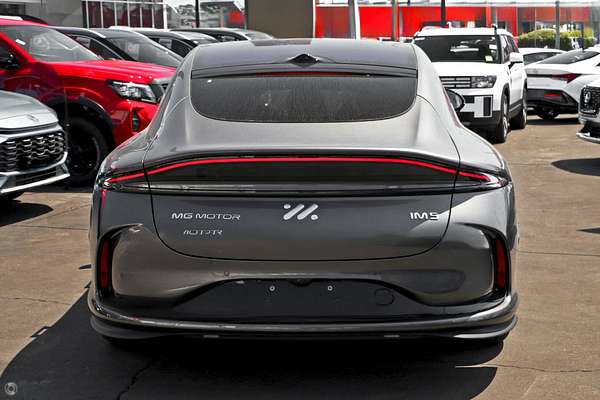 2025 MG IM5 Premium P12L