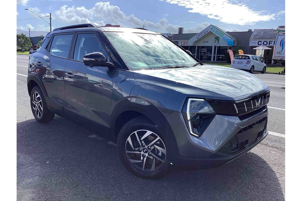 2025 Mahindra XUV3XO AX5L