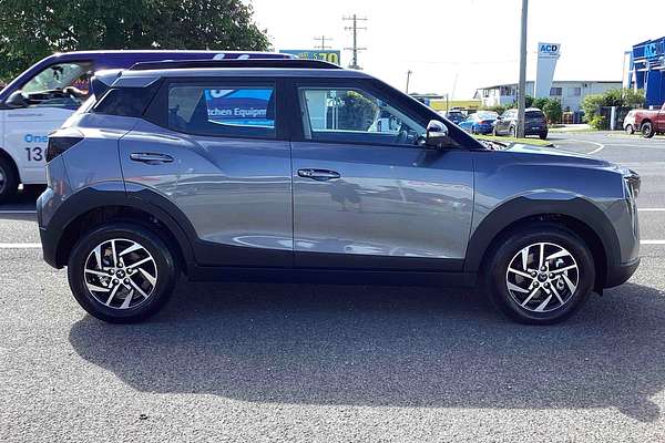 2025 Mahindra XUV3XO AX5L