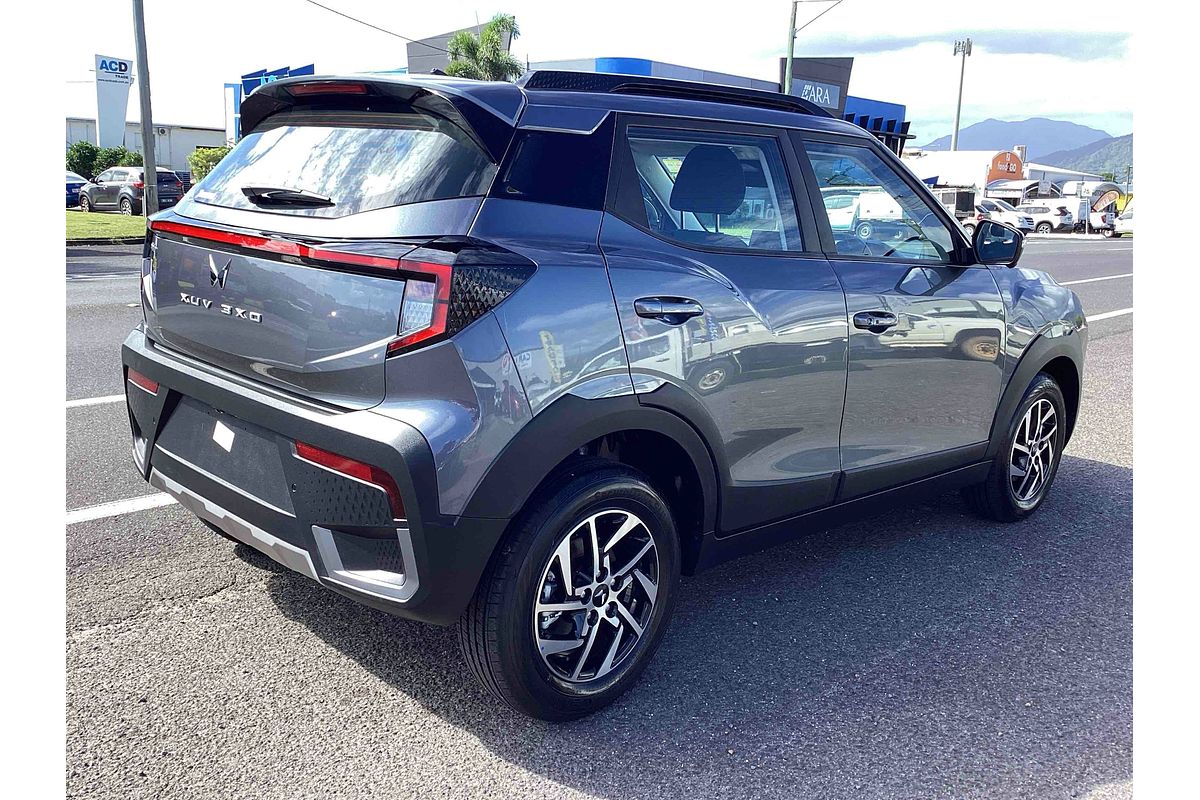 2025 Mahindra XUV3XO AX5L