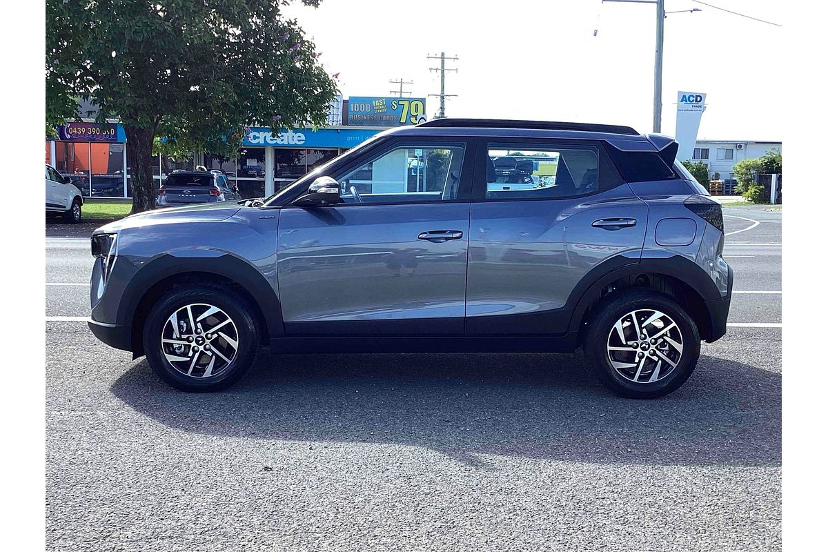 2025 Mahindra XUV3XO AX5L