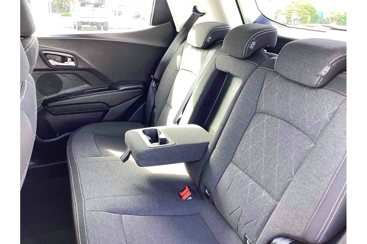 2025 Mahindra XUV3XO AX5L