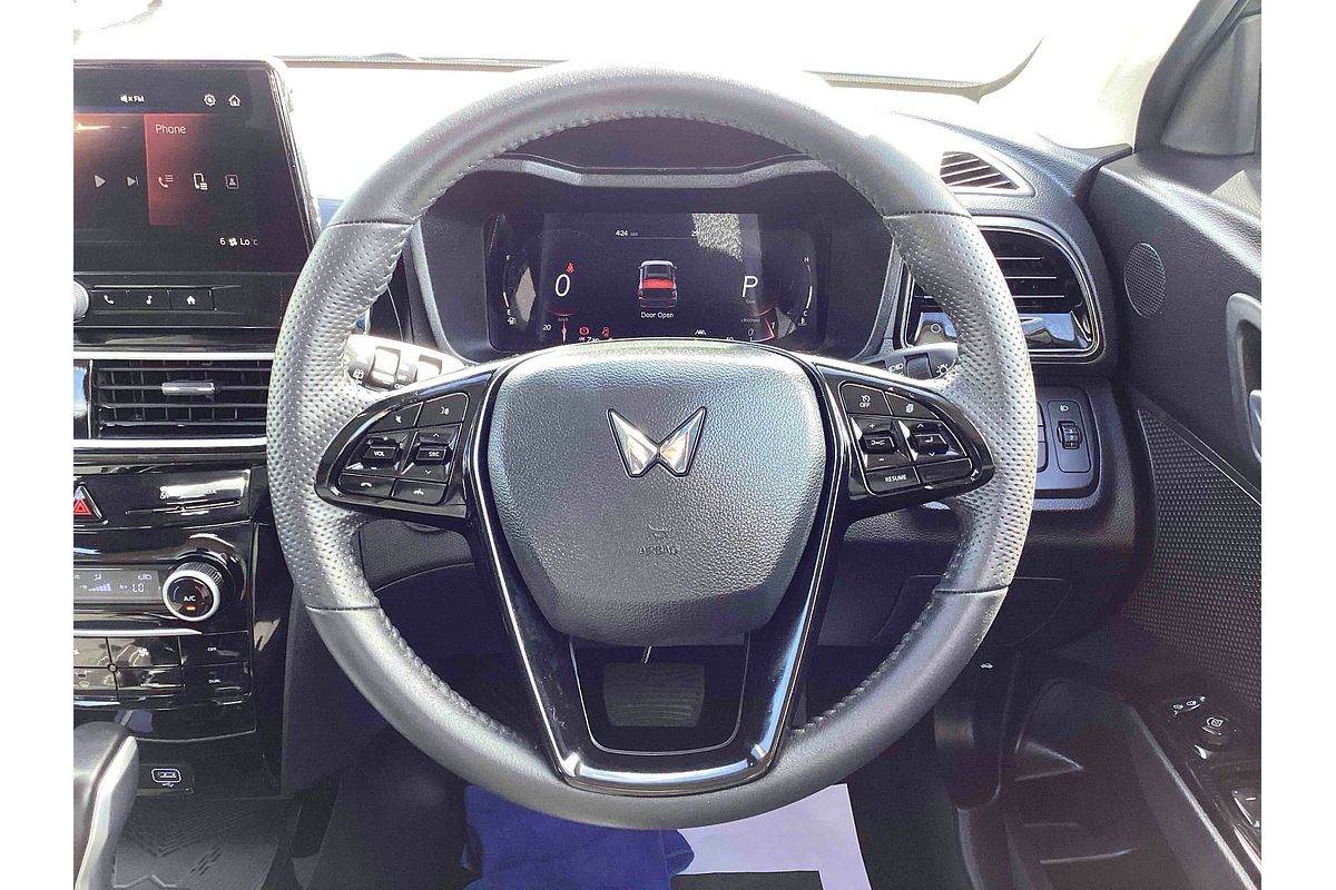 2025 Mahindra XUV3XO AX5L