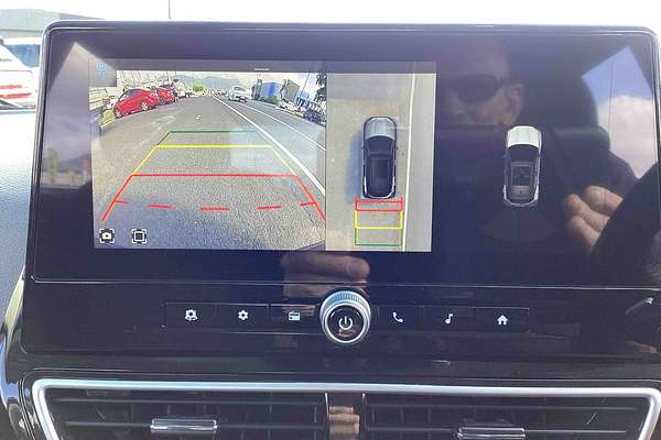 2025 Mahindra XUV3XO AX5L