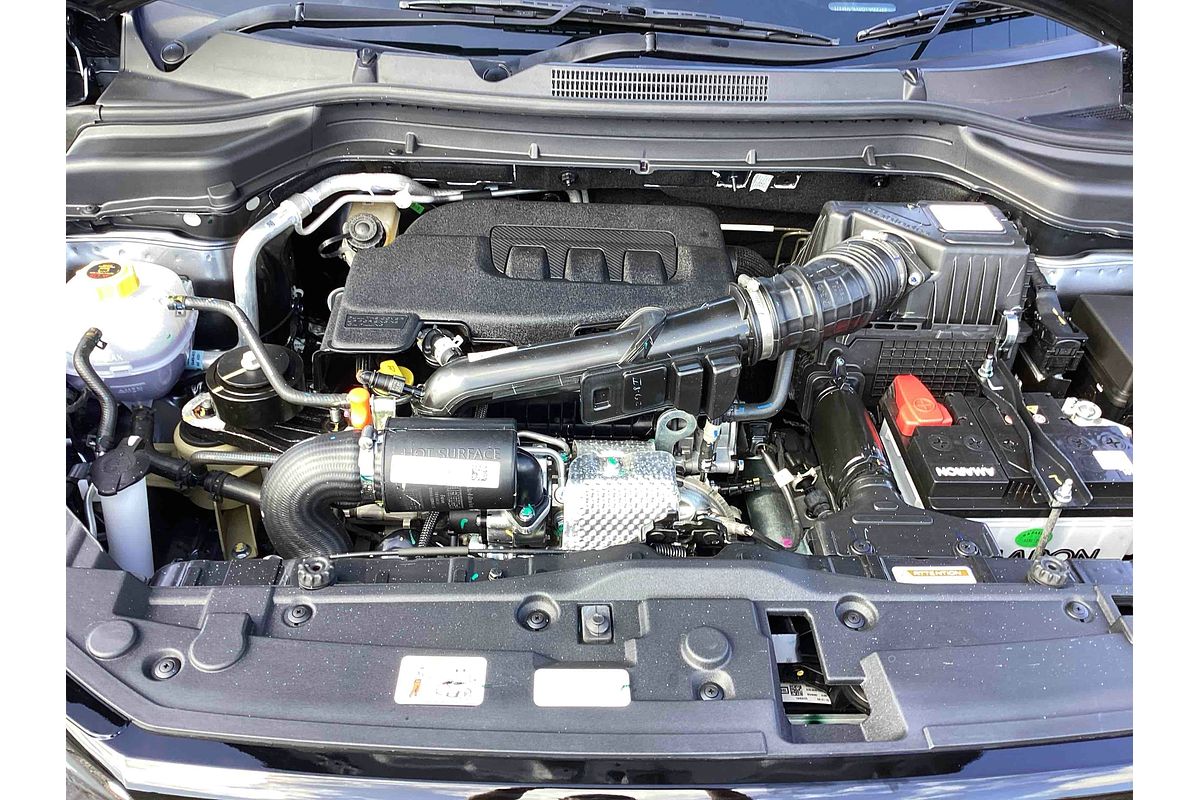 2025 Mahindra XUV3XO AX5L