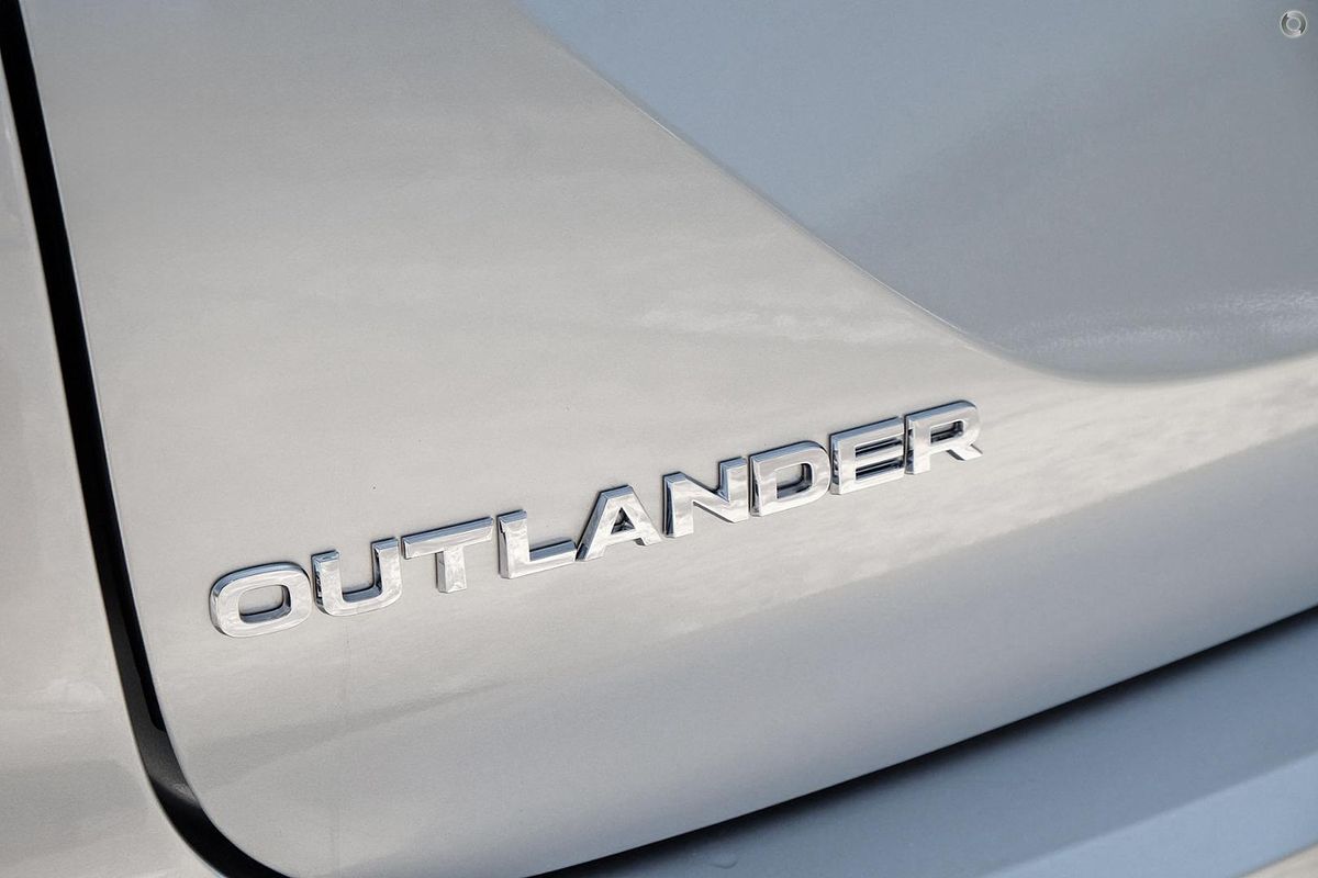 2025 Mitsubishi Outlander Exceed ZM