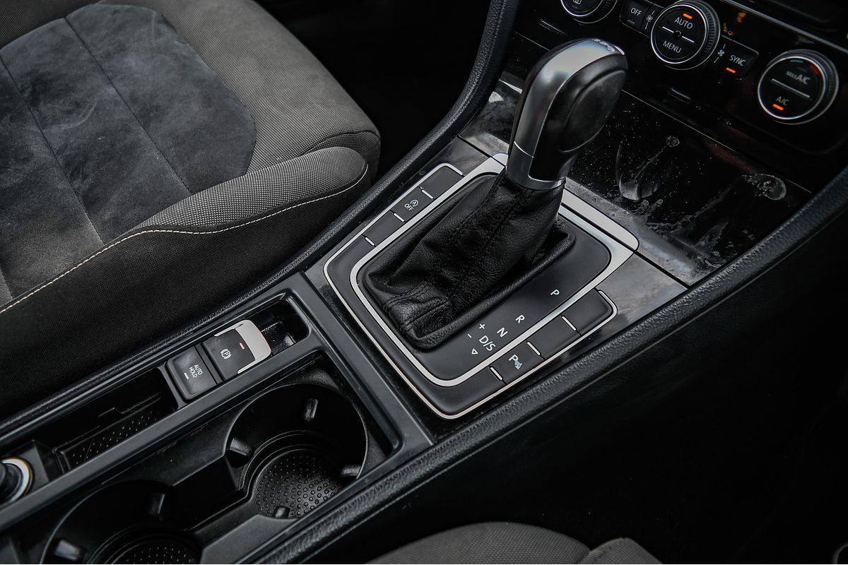 2015 Volkswagen Golf 103TSI Highline 7