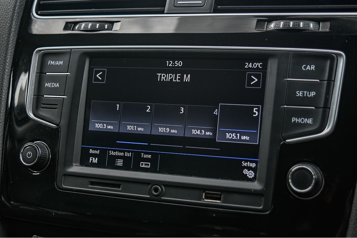 2015 Volkswagen Golf 103TSI Highline 7