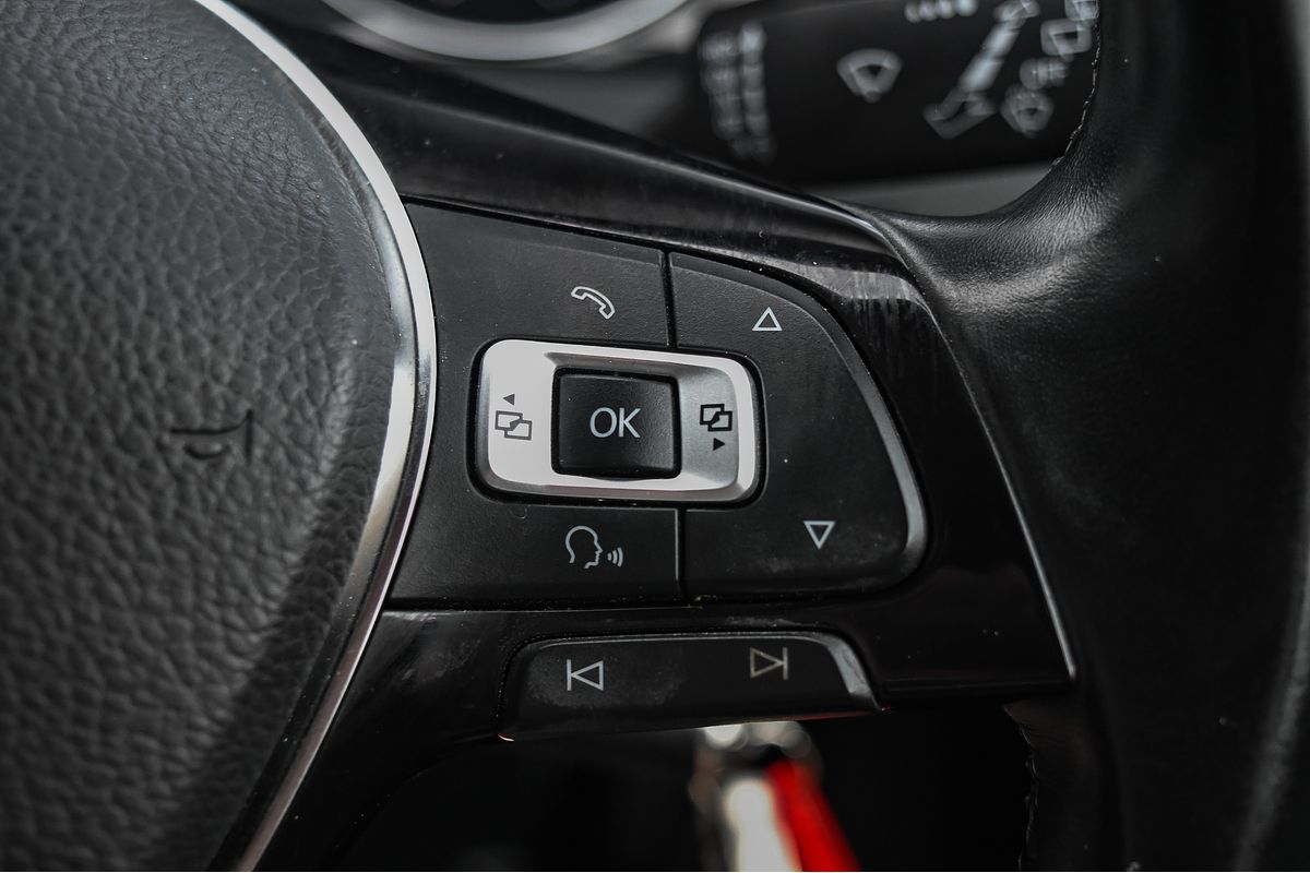 2015 Volkswagen Golf 103TSI Highline 7