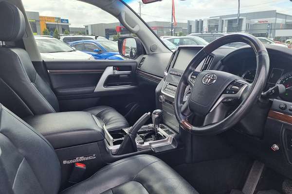 2019 Toyota Landcruiser Sahara VDJ200R