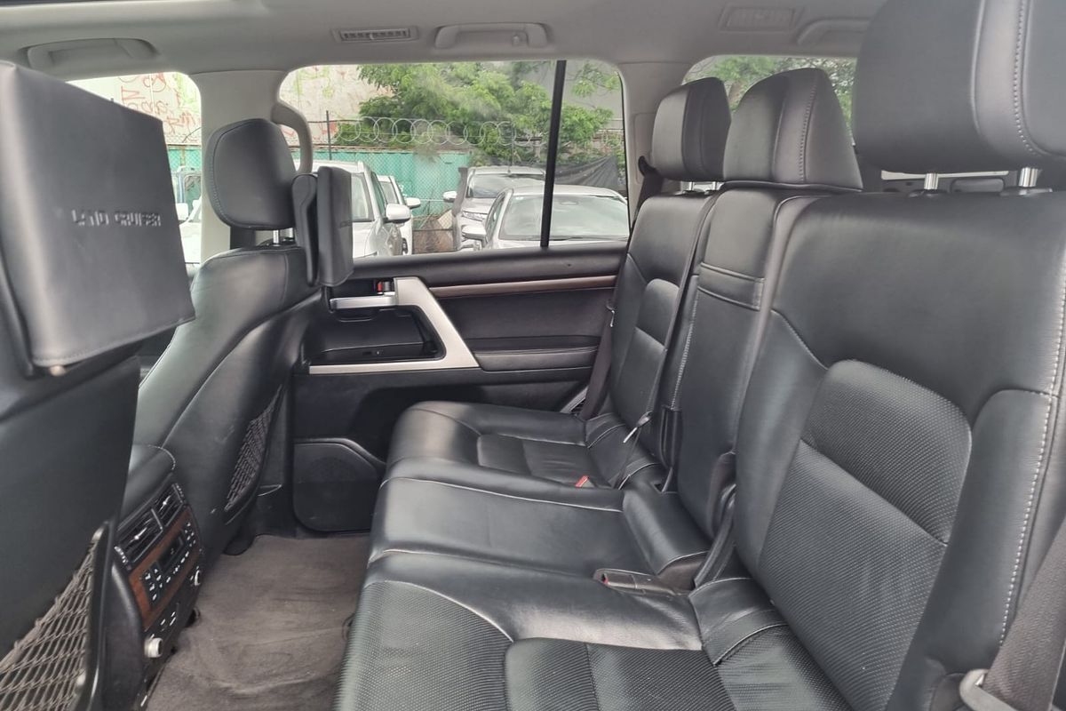 2019 Toyota Landcruiser Sahara VDJ200R