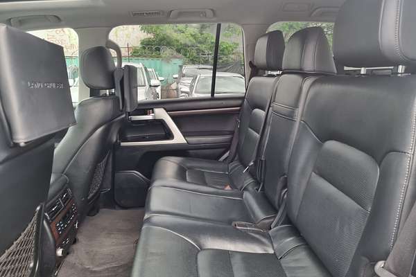 2019 Toyota Landcruiser Sahara VDJ200R