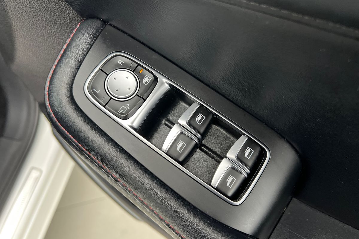 2022 MG HS Excite SAS23