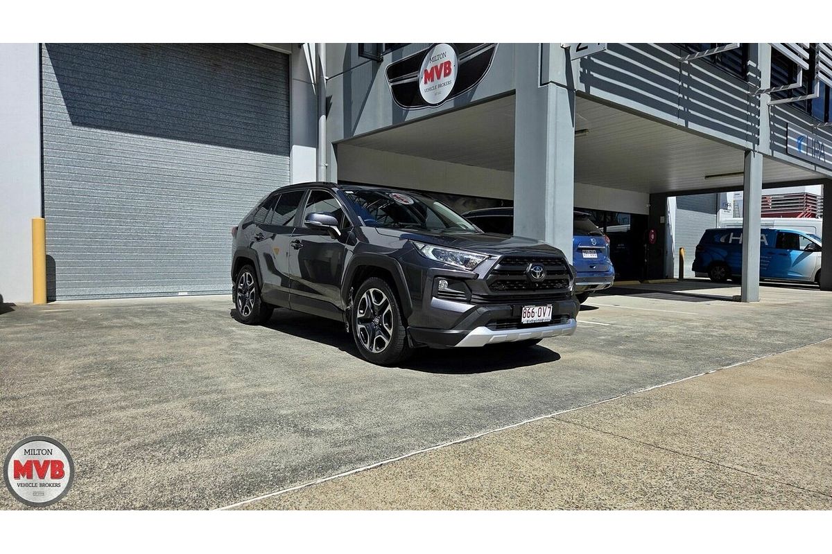 2019 Toyota RAV4 Edge AXAA54R