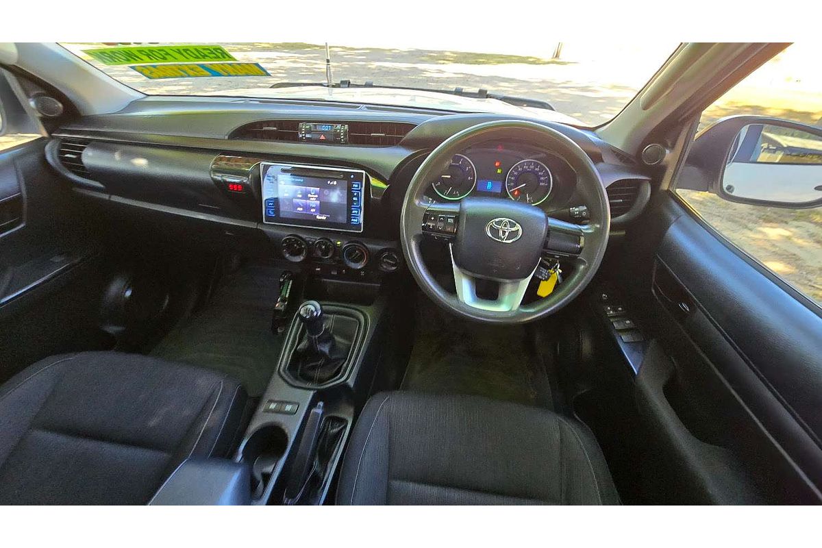 2017 Toyota Hilux SR GUN126R 4X4