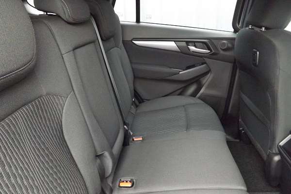 2025 Isuzu MU-X LS-M