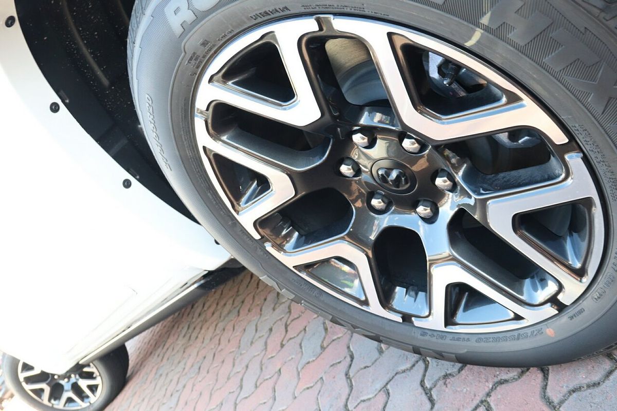 2025 RAM 1500 Laramie Sport Hurricane SO RamBox DT 4X4 SWB