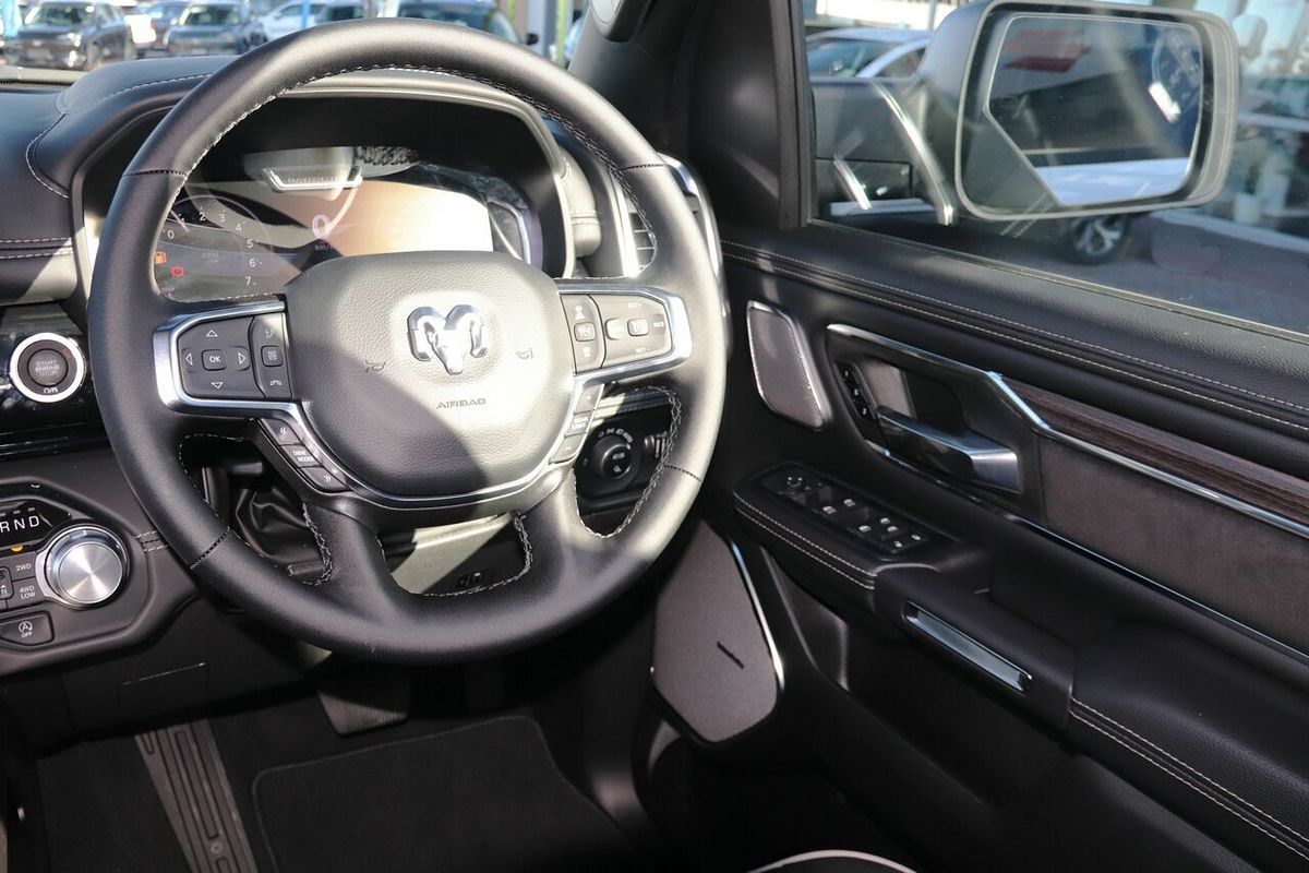 2025 RAM 1500 Laramie Sport Hurricane SO RamBox DT 4X4 SWB