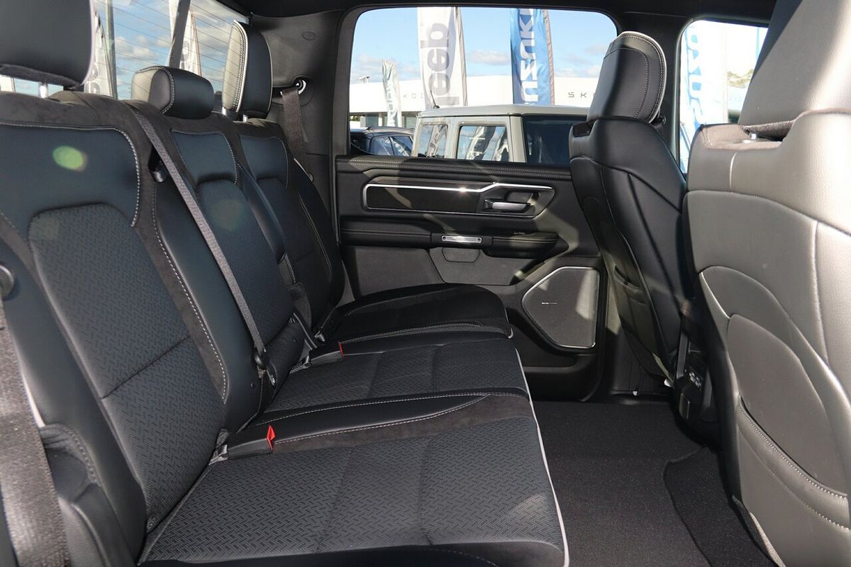 2025 RAM 1500 Laramie Sport Hurricane SO RamBox DT 4X4 SWB