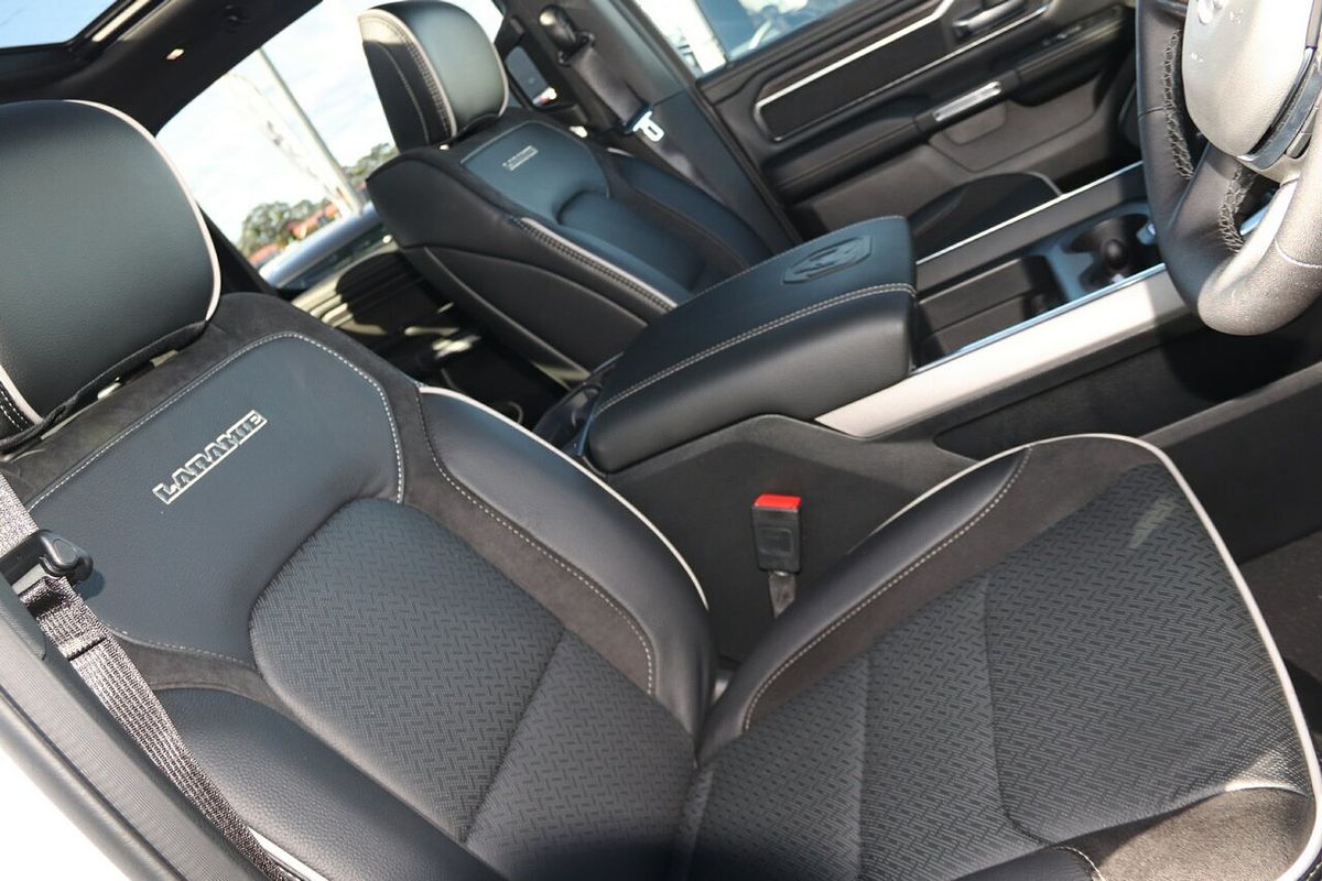 2025 RAM 1500 Laramie Sport Hurricane SO RamBox DT 4X4 SWB