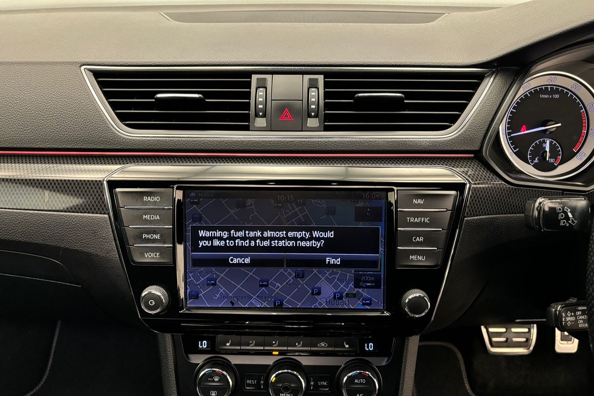 2017 SKODA Superb 206TSI SportLine NP