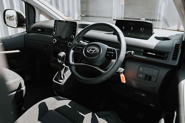 2025 Hyundai STARIA LOAD  US4.V3